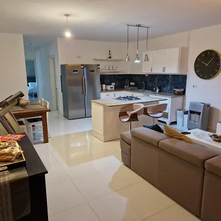 Town Pent House Luqa