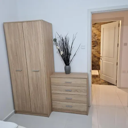 Town Pent House * Luqa